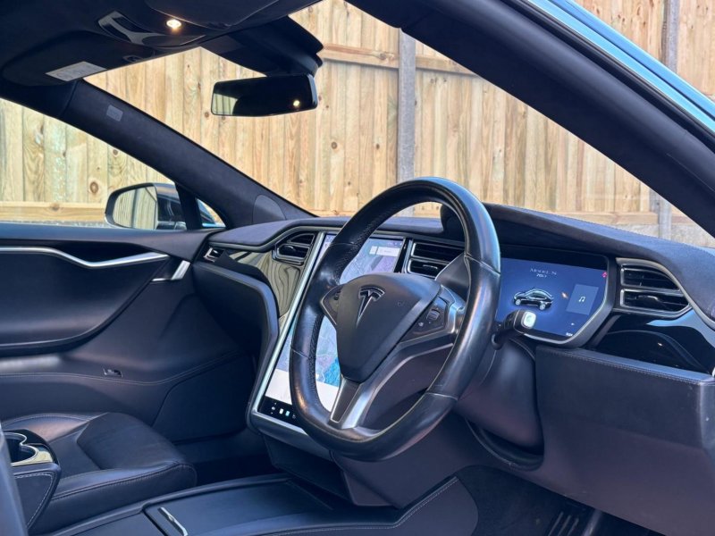 TESLA MODEL S