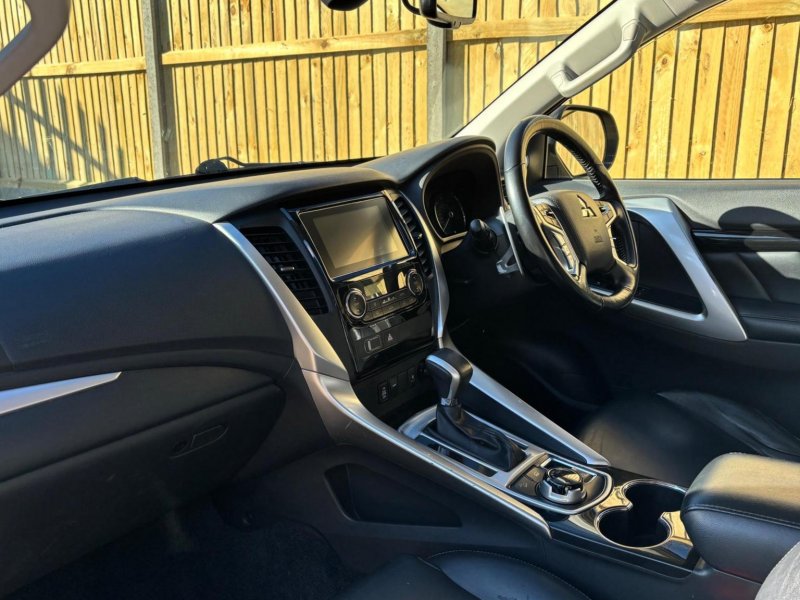 MITSUBISHI SHOGUN SPORT