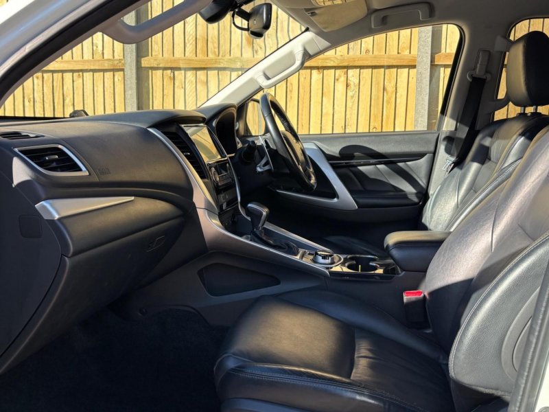MITSUBISHI SHOGUN SPORT