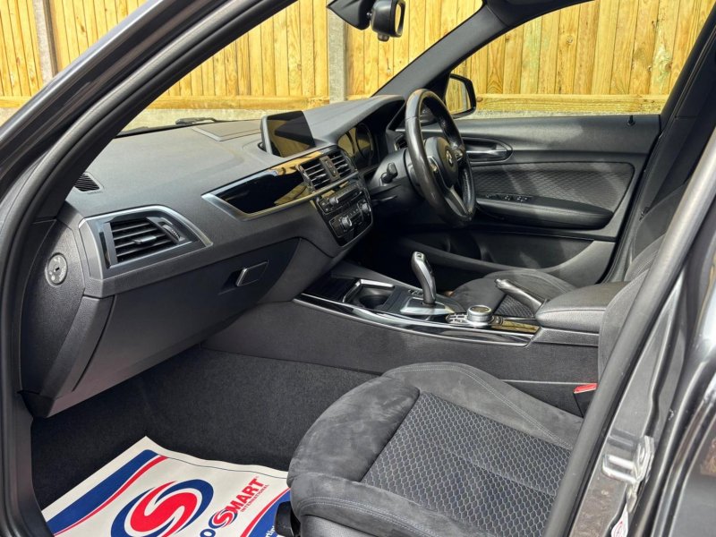 BMW 1 SERIES