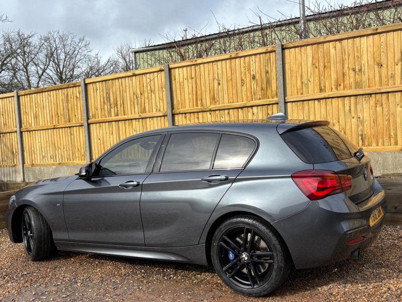 BMW 1 SERIES