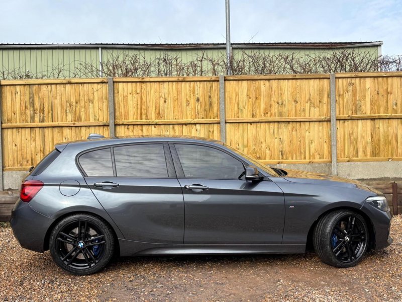 BMW 1 SERIES