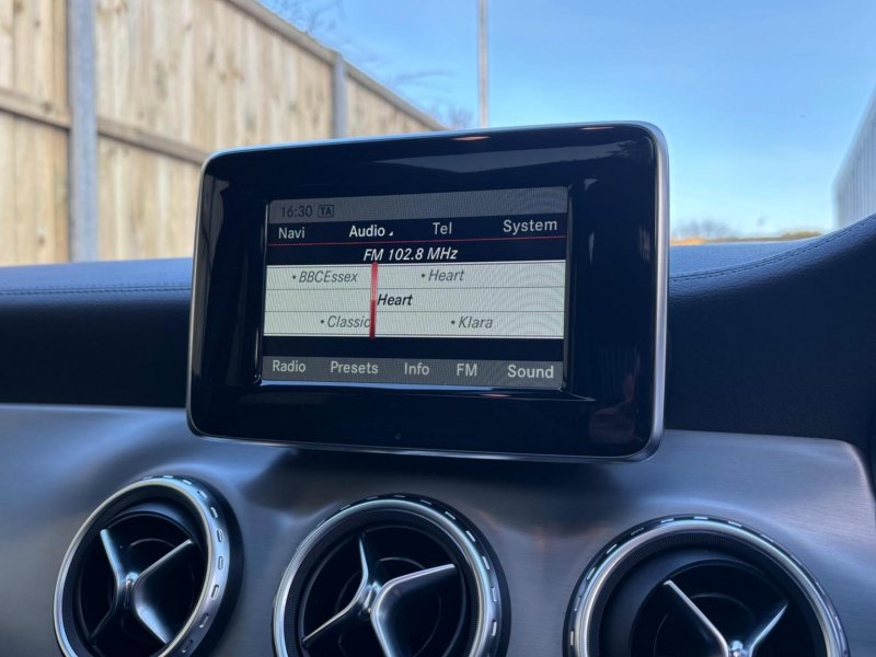 MERCEDES-BENZ GLA CLASS