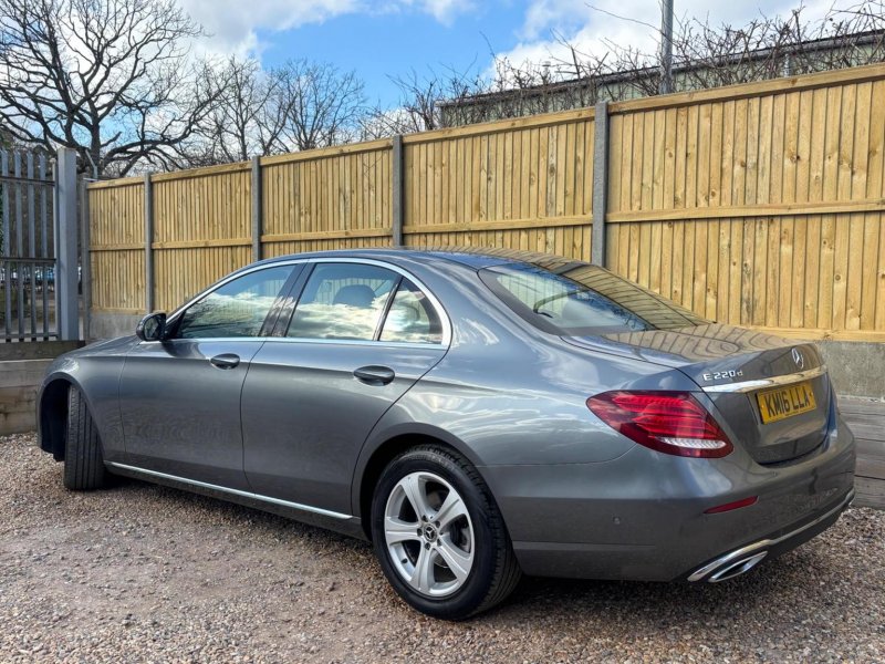 MERCEDES-BENZ E CLASS